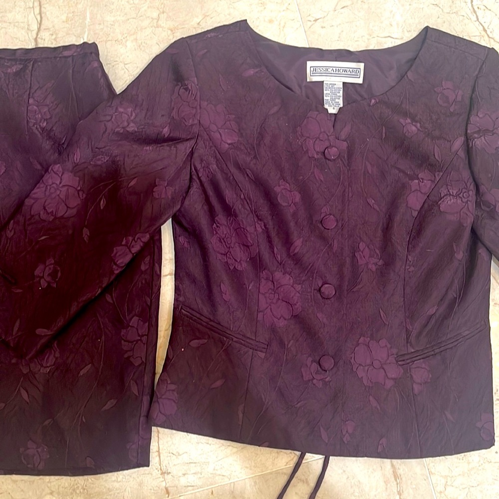 Jessica Howard Deep Plum skirt suite size 6 3/4 sleeve fully lined worn once